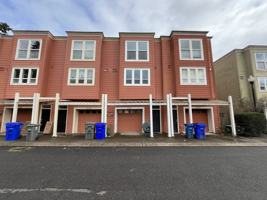 featured image of 4738 Sw View Point Ter