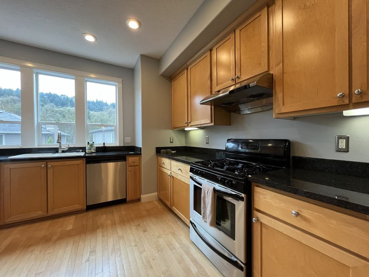 4738 Sw View Point Ter - Photo 7 of 42