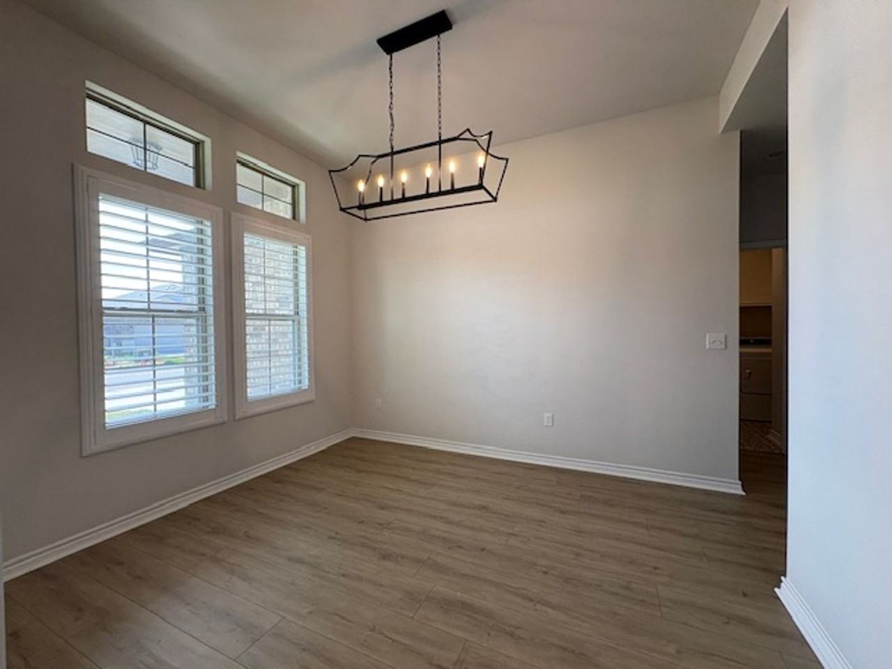 2609 Las Estrellas St - Photo 2 of 36