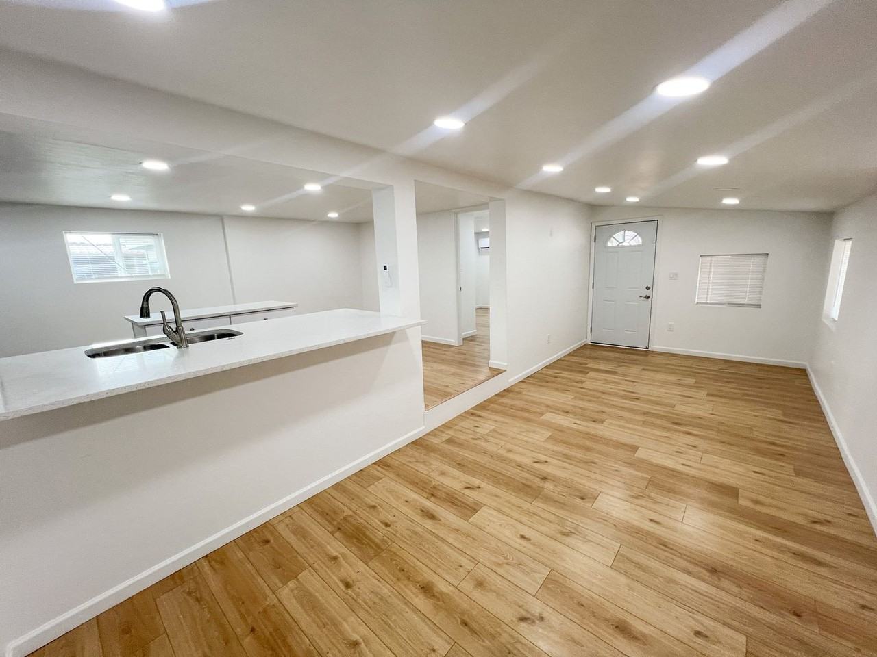 2620 S Seybert Dr - Photo 4 of 13