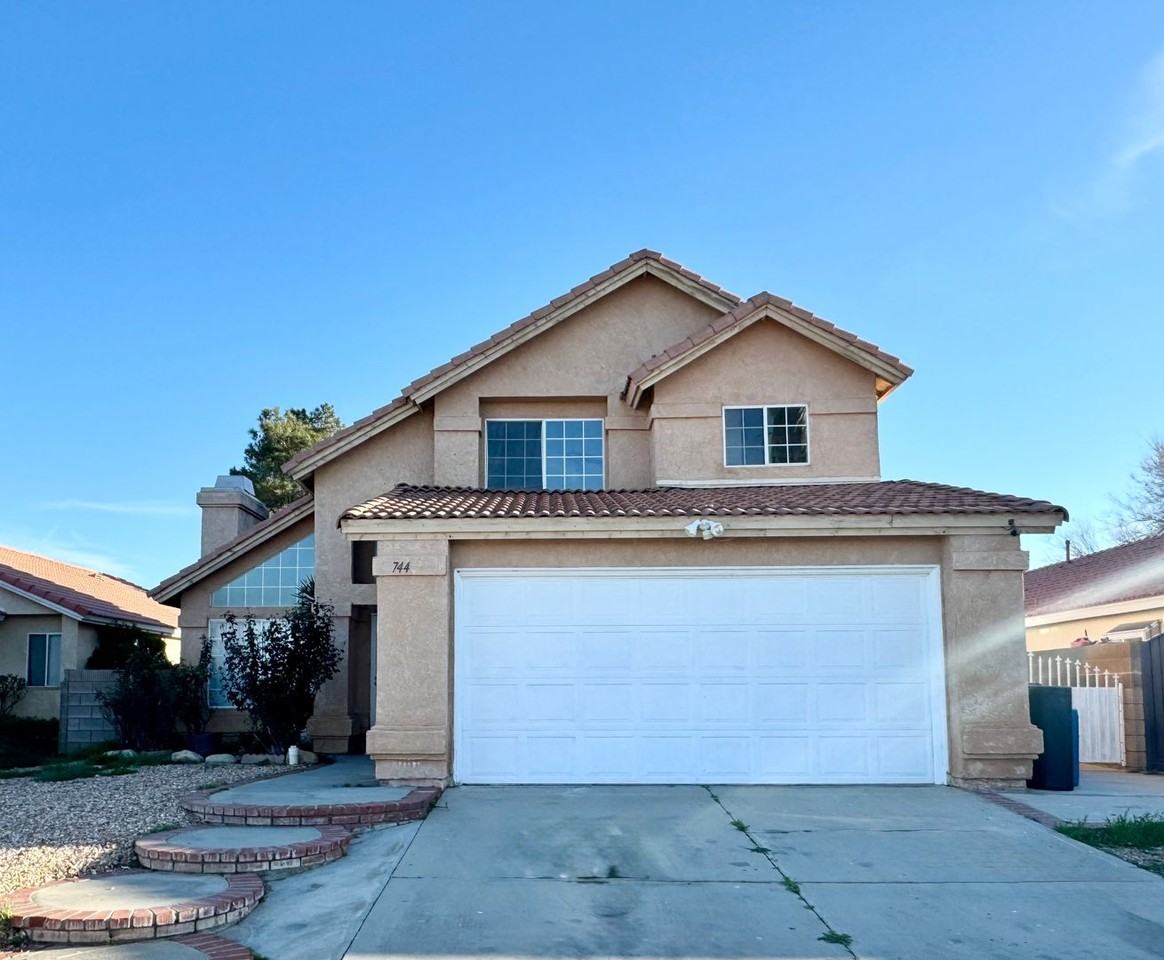 744 E Avenue J11 #11 - Photo 2 of 30