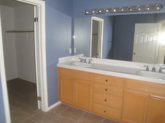 2331 Nightshade Ln - Photo 6 of 9