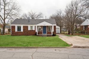 featured image of 202 W Peach St