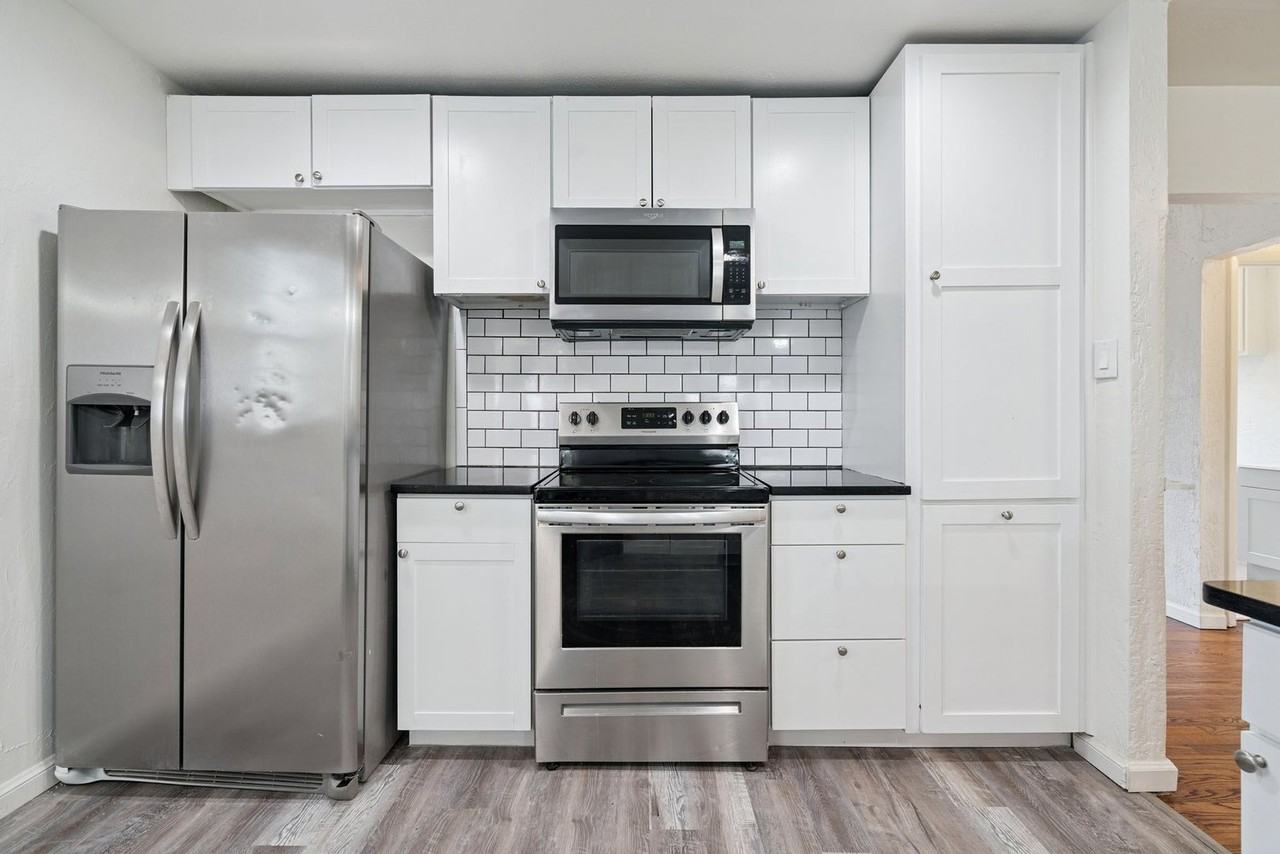 202 W Peach St - Photo 7 of 15