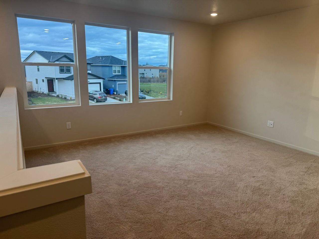 345 Stella St Ne - Photo 5 of 9