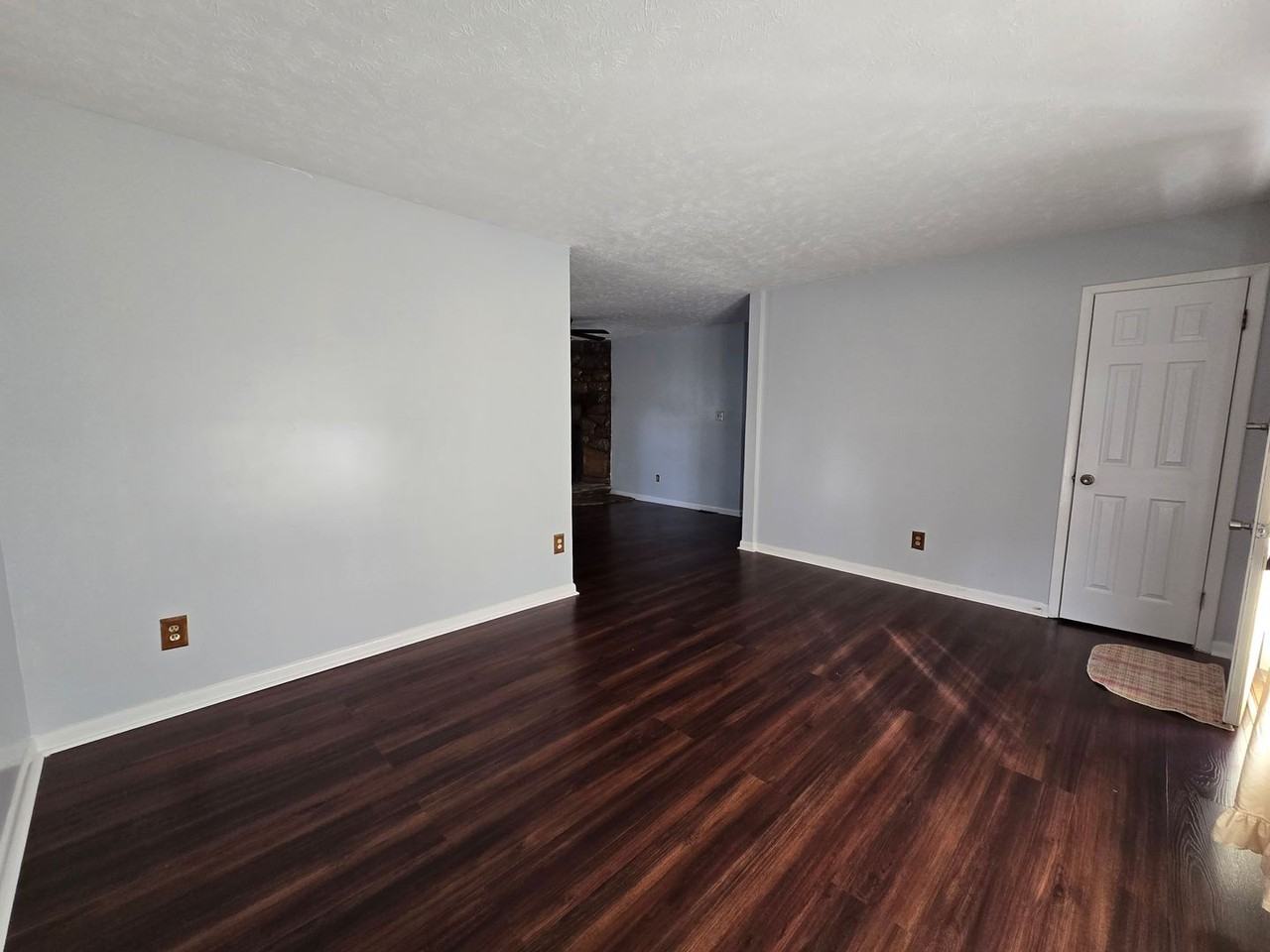 6758 Seaford Dr - Photo 3 of 13