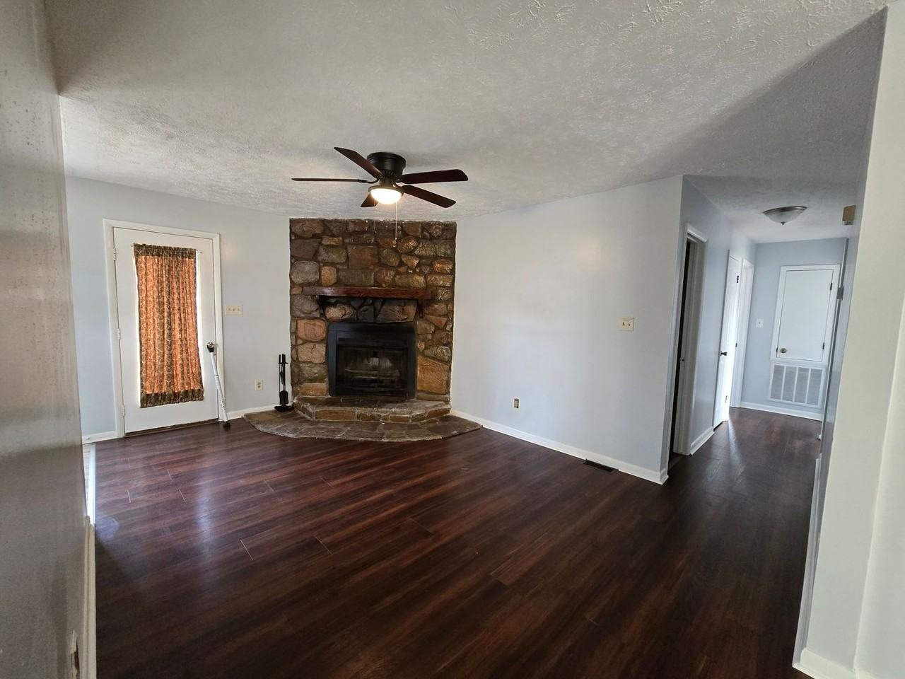 6758 Seaford Dr - Photo 4 of 13