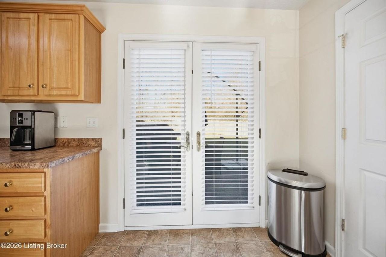 1513 Cedar Ct - Photo 7 of 33