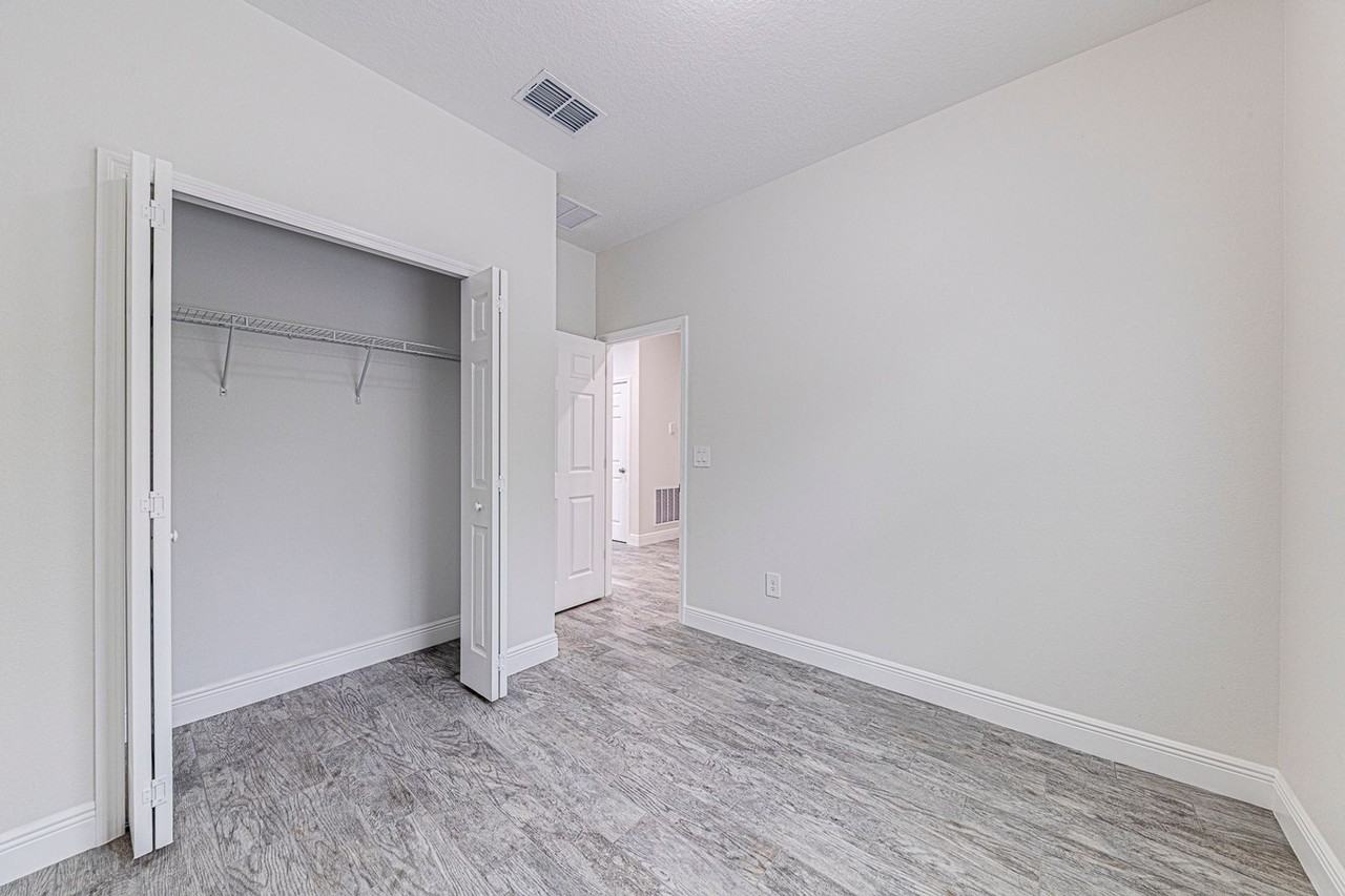 4949 Ives Ave - Photo 6 of 25