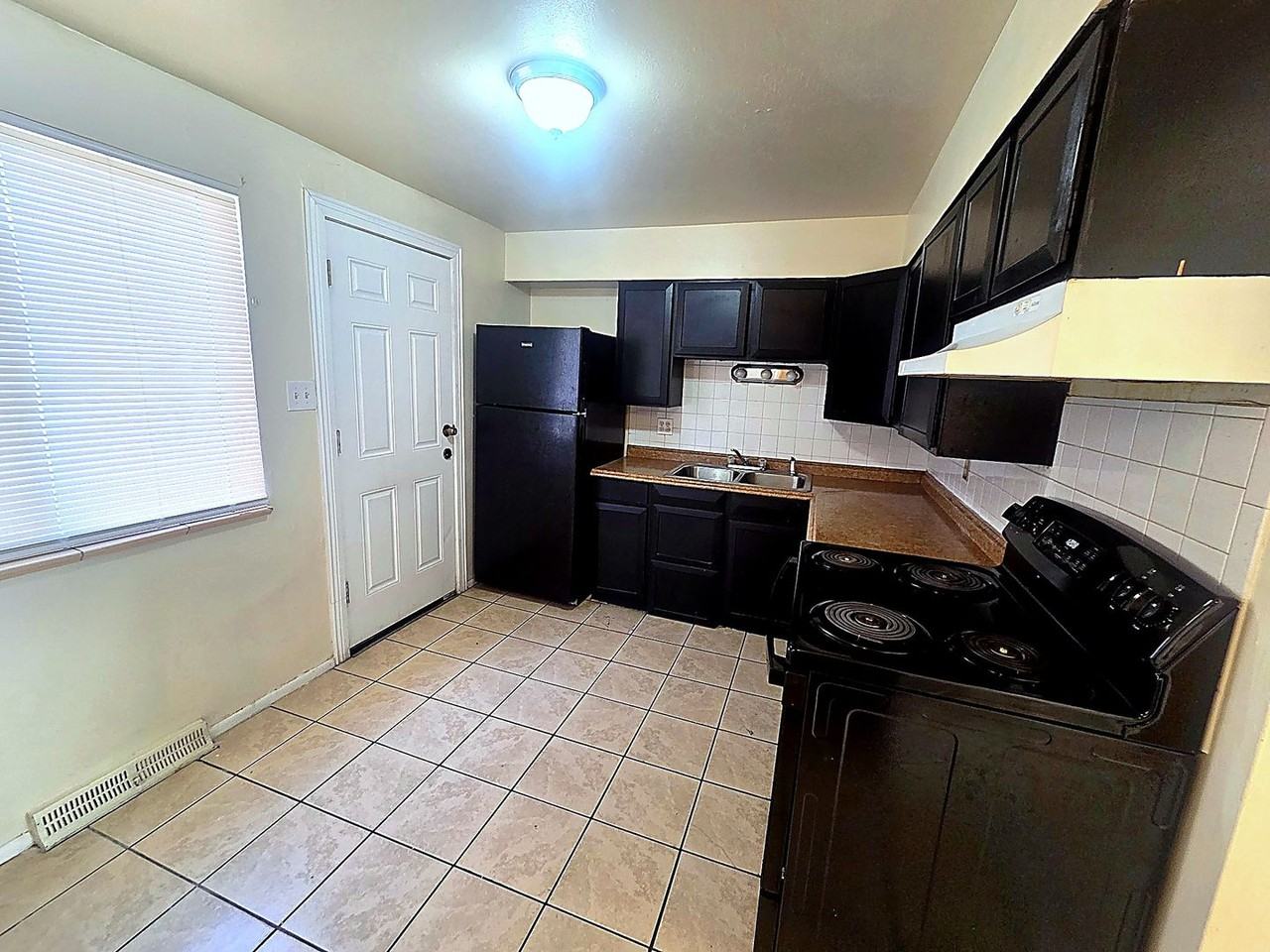 5669 W 26th Ave - Photo 5 of 10