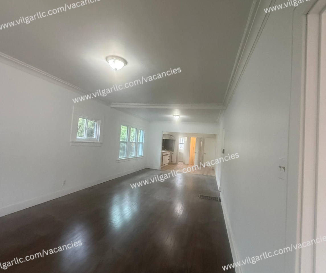 4620 Johnson St - Photo 2 of 11