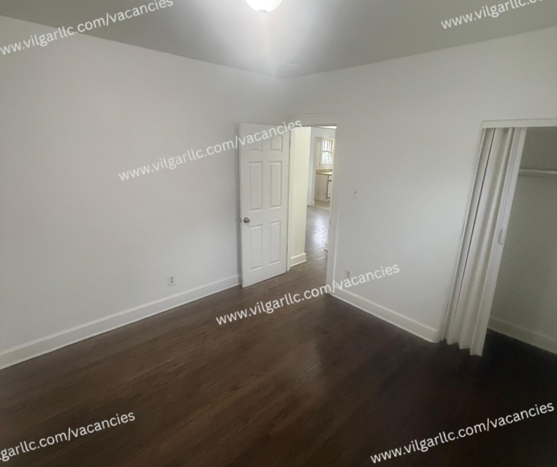 4620 Johnson St - Photo 7 of 11