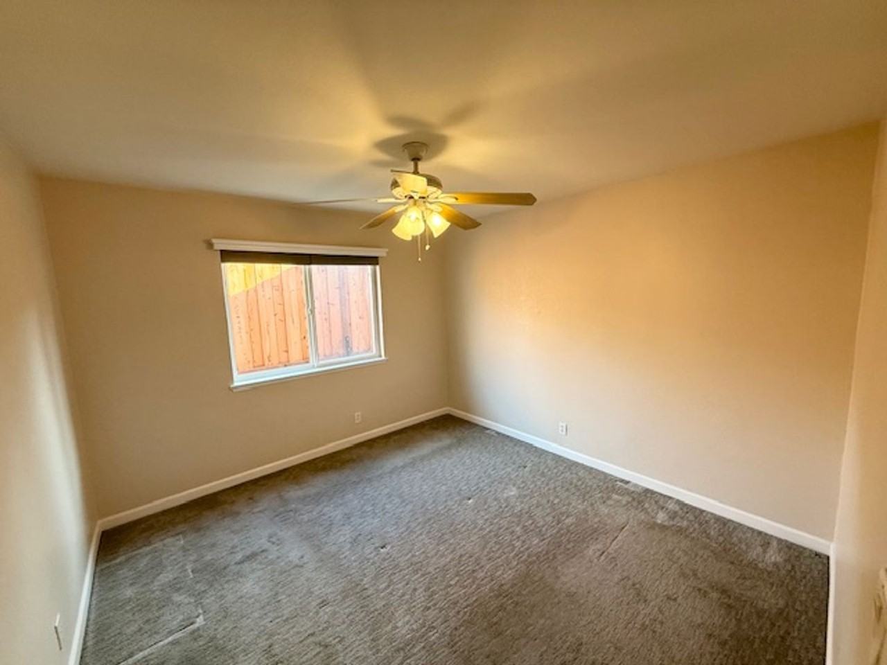 2048 Luna Ave - Photo 6 of 19