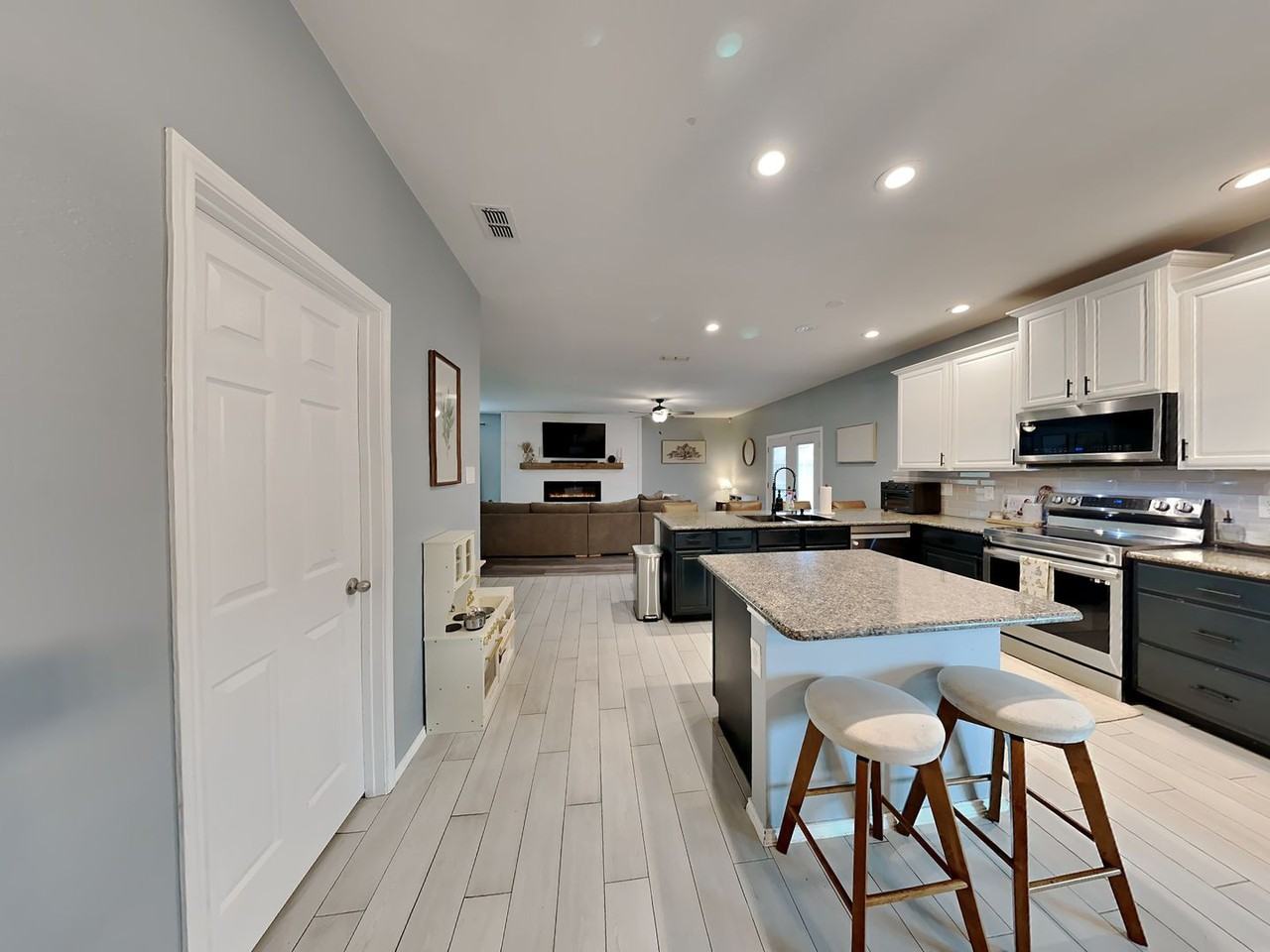 5494 Thornbush Dr - Photo 5 of 22