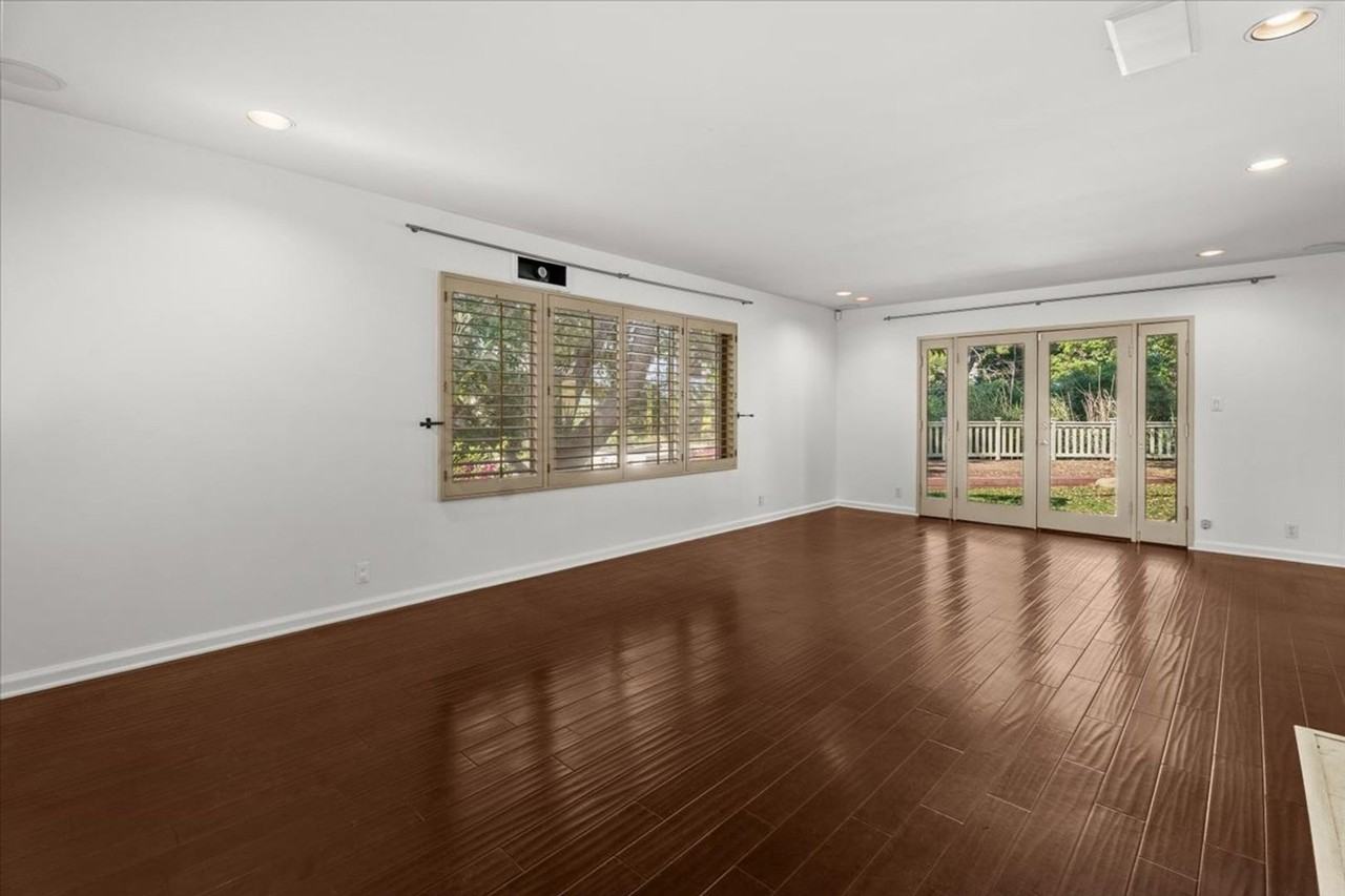 8049 Briar Summit Dr - Photo 3 of 24