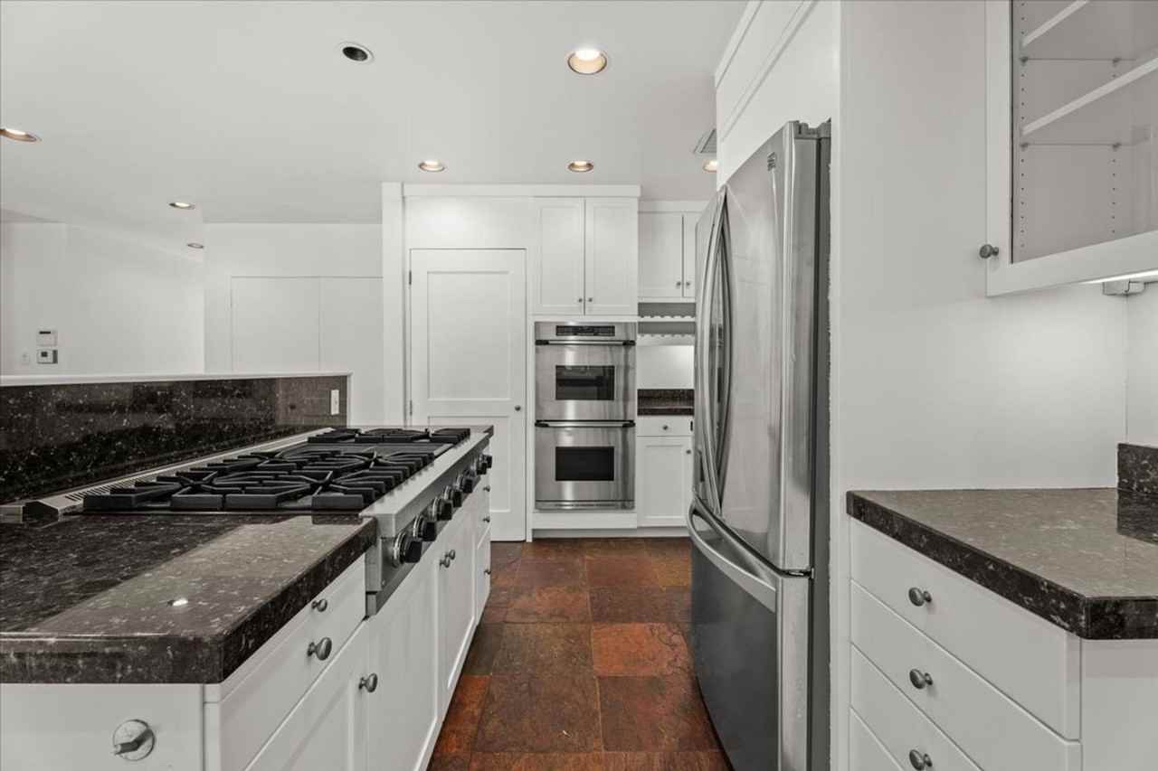 8049 Briar Summit Dr - Photo 4 of 24