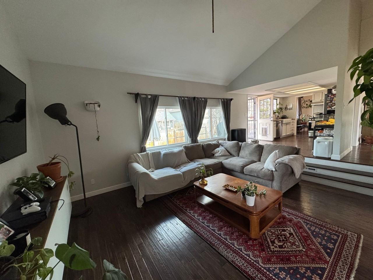 3240 3240 S Marshall St - Bedroom 1 - Photo 7 of 43