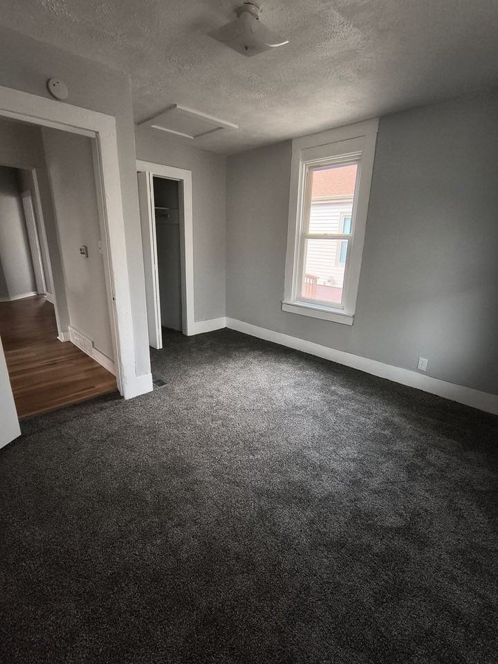 1722 S 9th St - Photo 5 of 12