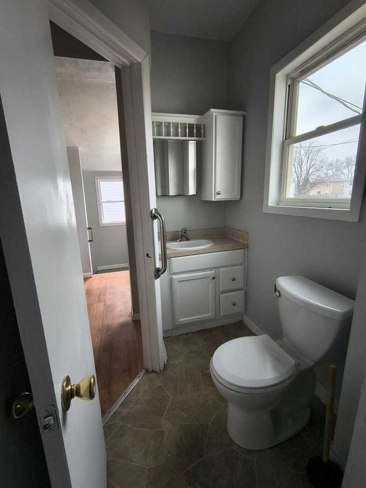 1722 S 9th St - Photo 7 of 12