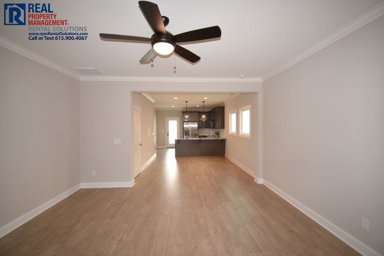 1425 Rebecca Johns Dr - Photo 5 of 30