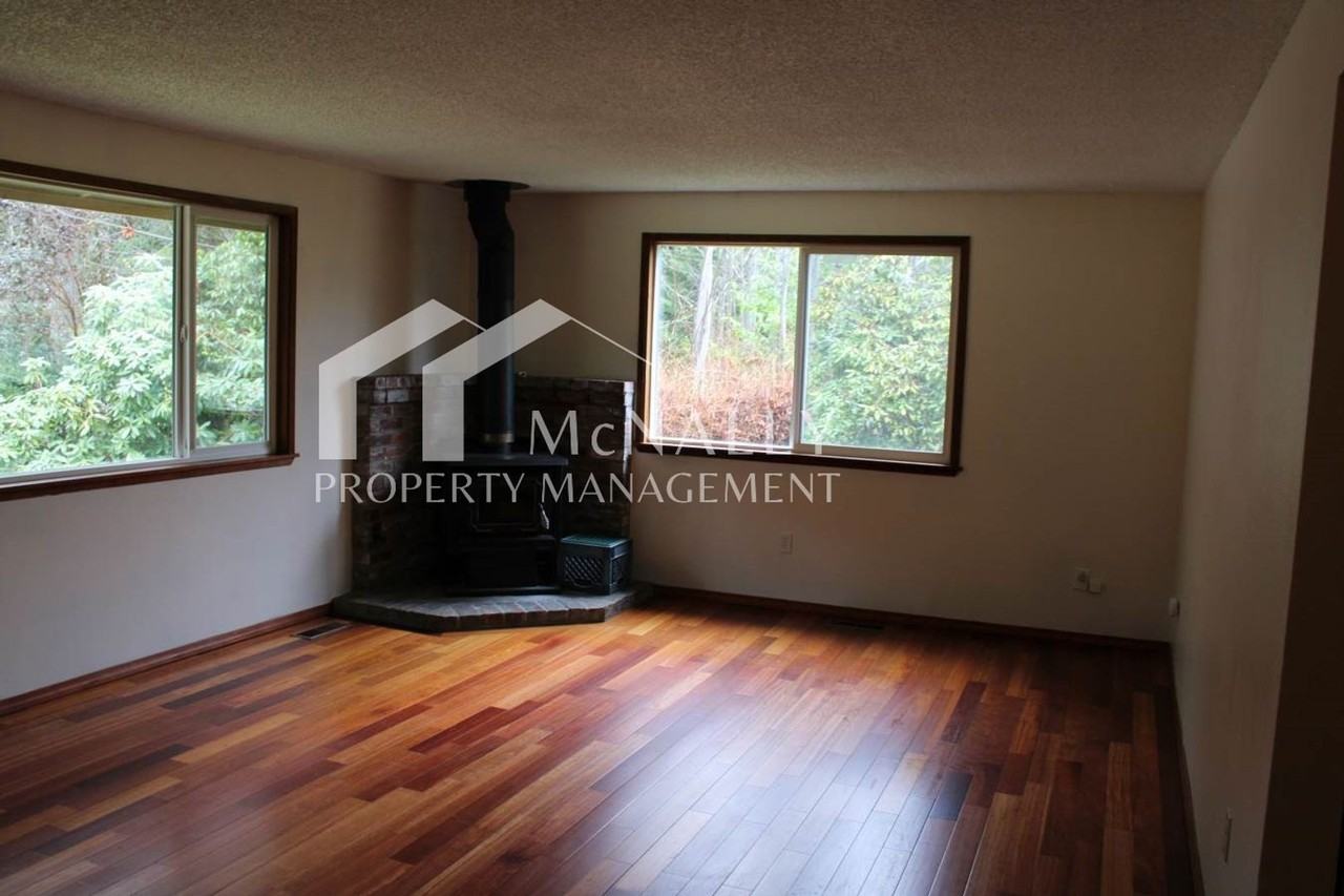 8204 51st Street Ct Nw - Photo 3 of 26