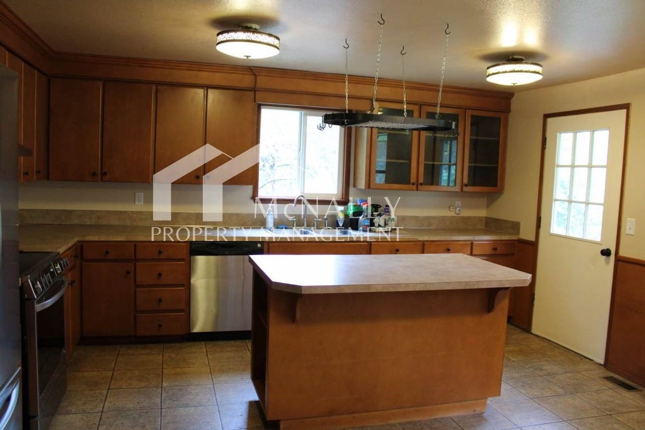 8204 51st Street Ct Nw - Photo 7 of 26