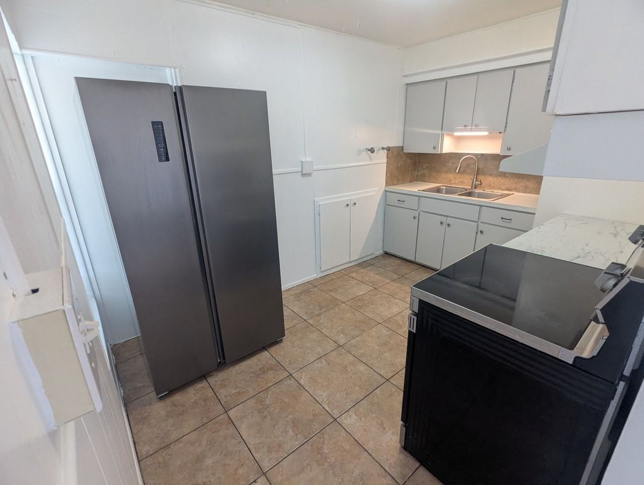 1513 Akron Dr #2 - Photo 3 of 34