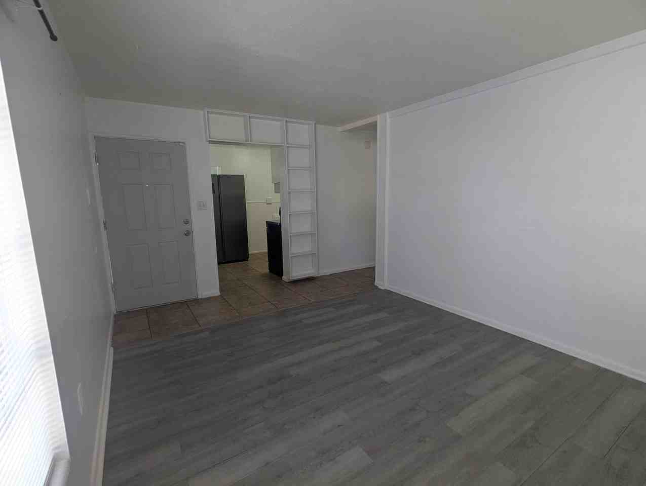 1513 Akron Dr #2 - Photo 5 of 34