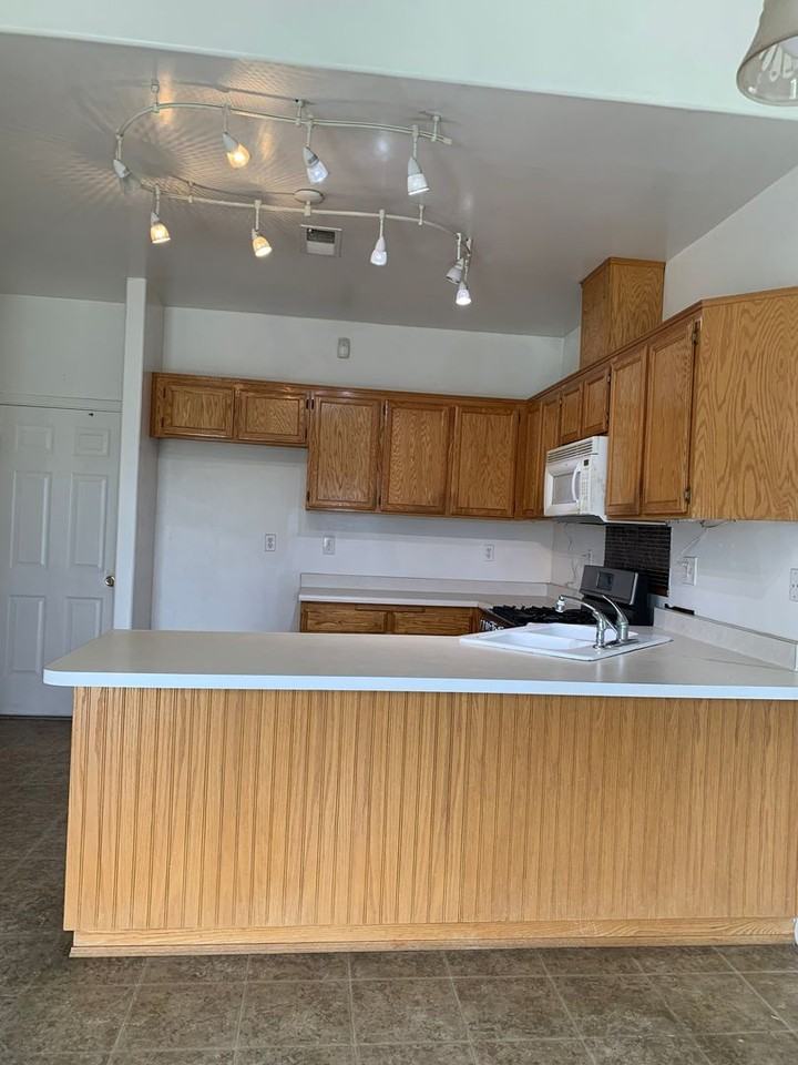 615 Calle Del Sol St - Photo 2 of 13