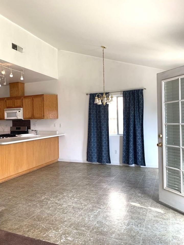 615 Calle Del Sol St - Photo 5 of 13