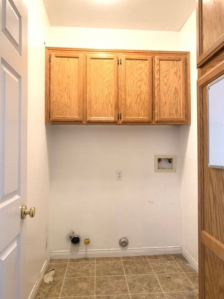 615 Calle Del Sol St - Photo 6 of 13