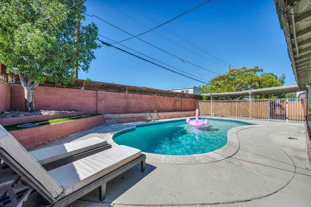 1305 N Mallard St - Photo 2 of 17