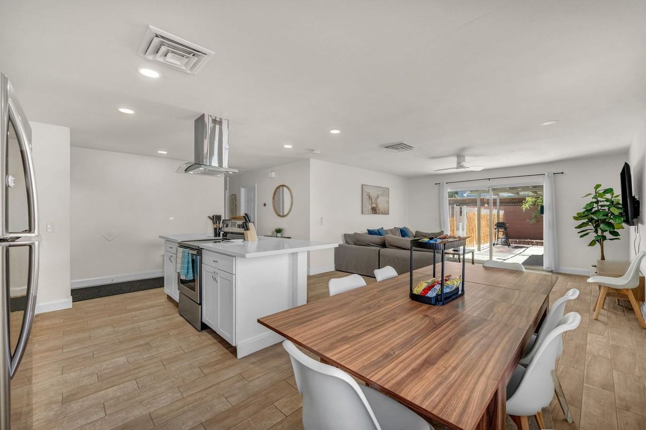 1305 N Mallard St - Photo 4 of 17