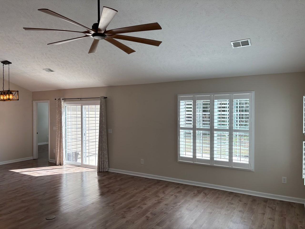 3154 Shorecrest Bay Dr - Photo 5 of 32