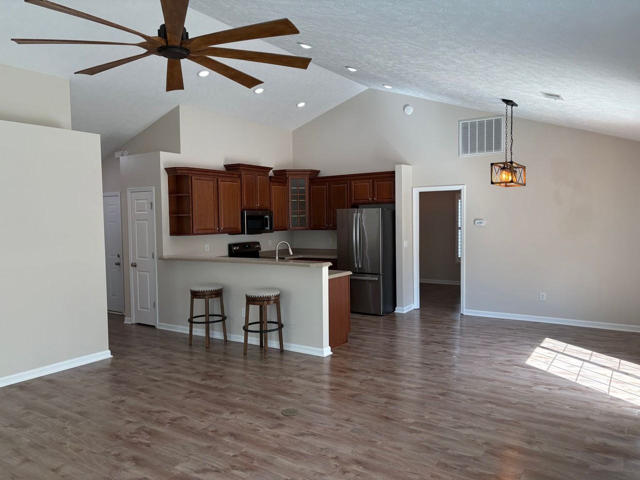 3154 Shorecrest Bay Dr - Photo 6 of 32