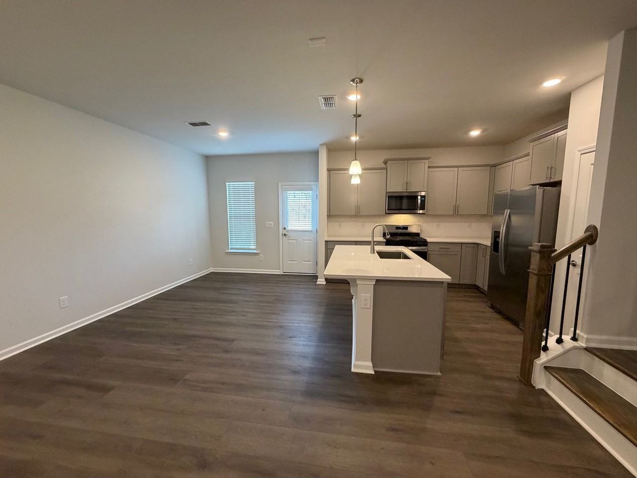 941 Poets Walk Rd - Photo 6 of 28