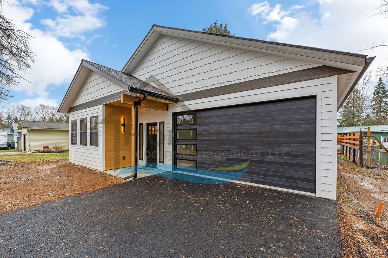 1721 Larch St - Photo 2 of 28