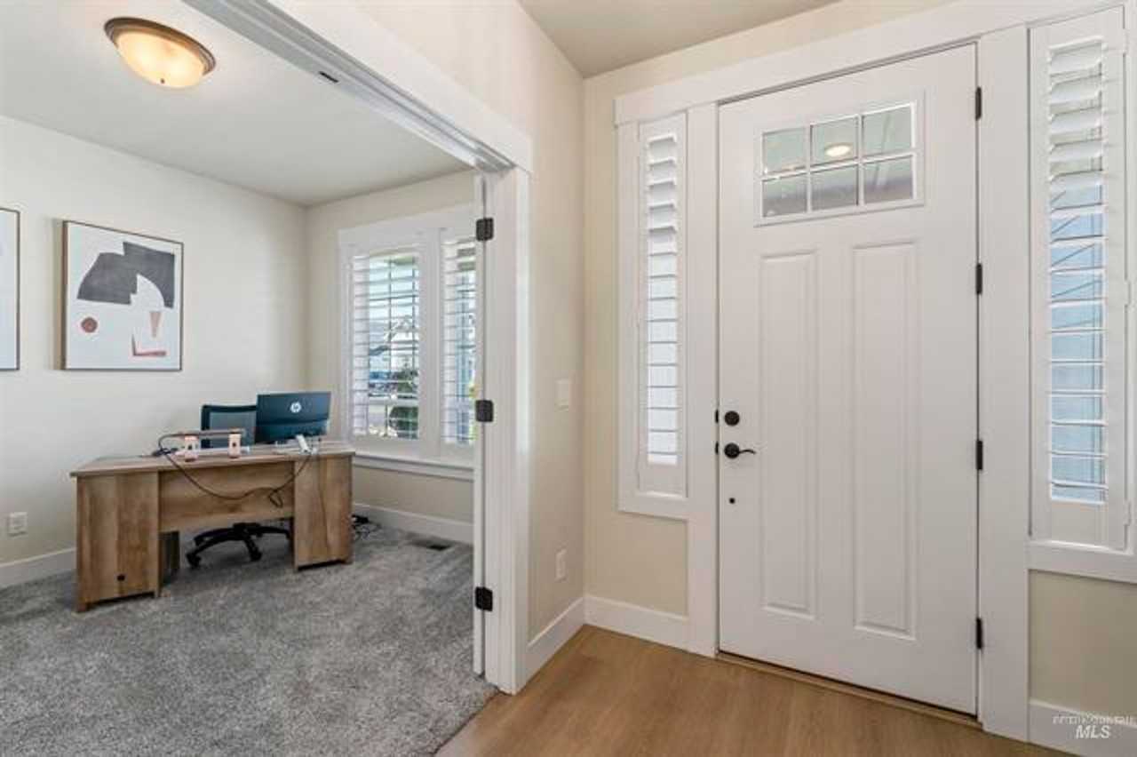 3367 N Sirocco Ave - Photo 3 of 17