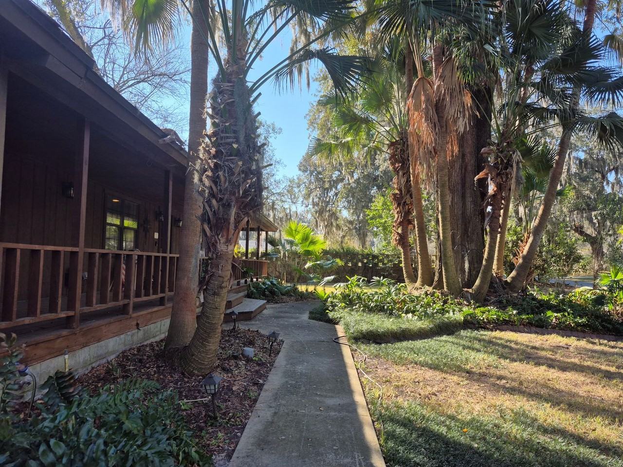 1729 Coulee Ave - Photo 3 of 33