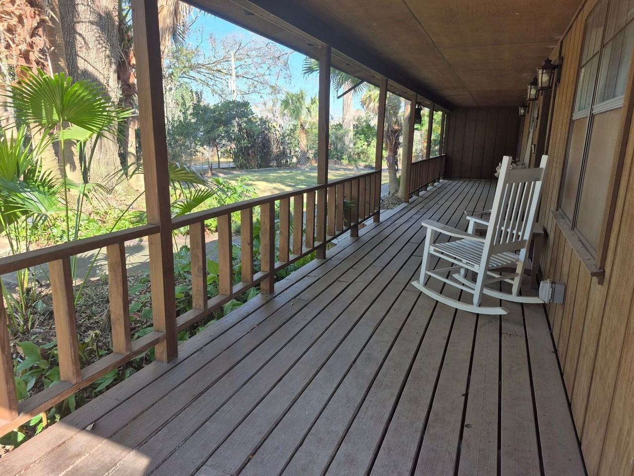 1729 Coulee Ave - Photo 4 of 33