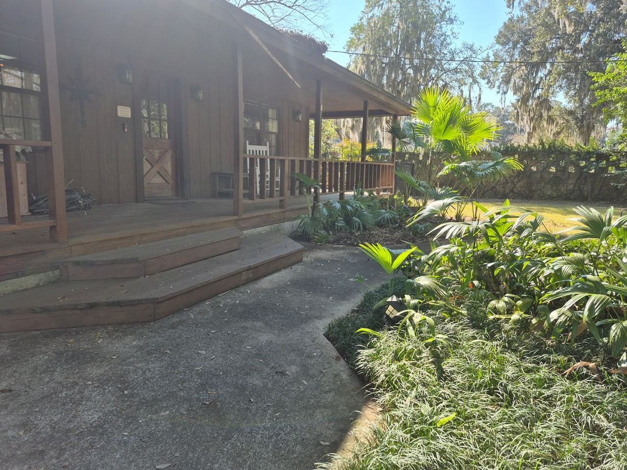 1729 Coulee Ave - Photo 5 of 33