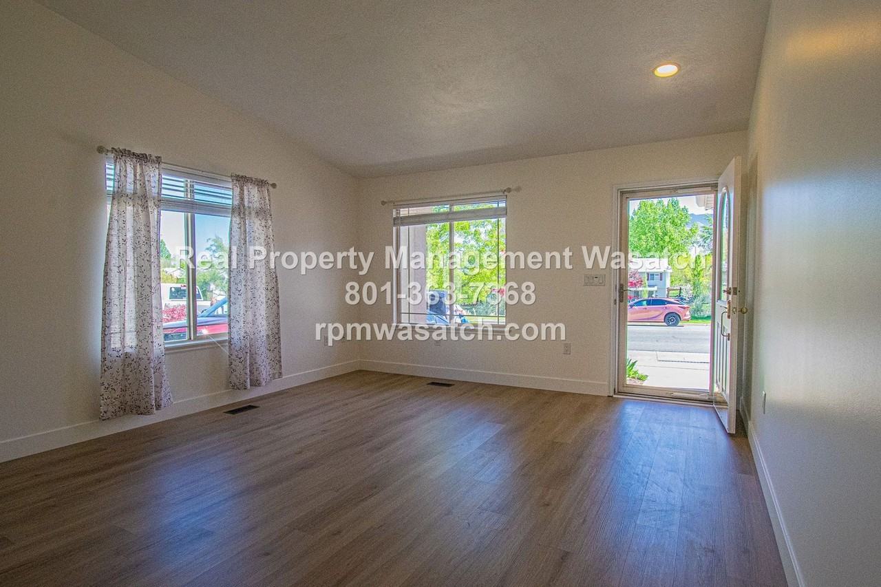 25 Clubhouse Dr - Photo 7 of 18