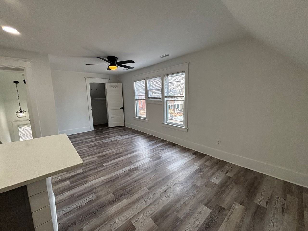 4115 Whitman Ave - Photo 4 of 13