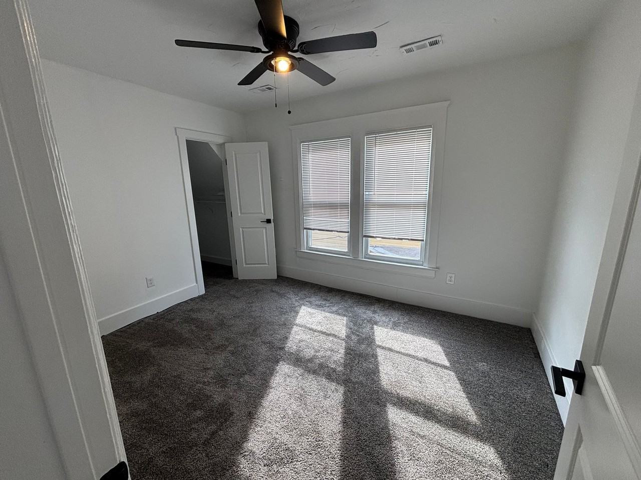 4115 Whitman Ave - Photo 6 of 13