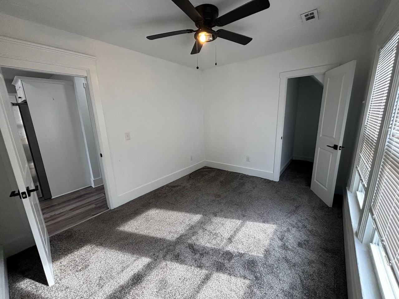 4115 Whitman Ave - Photo 7 of 13