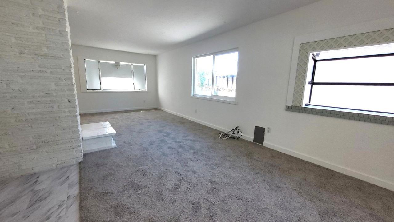 5647 Scripps St - Photo 5 of 29