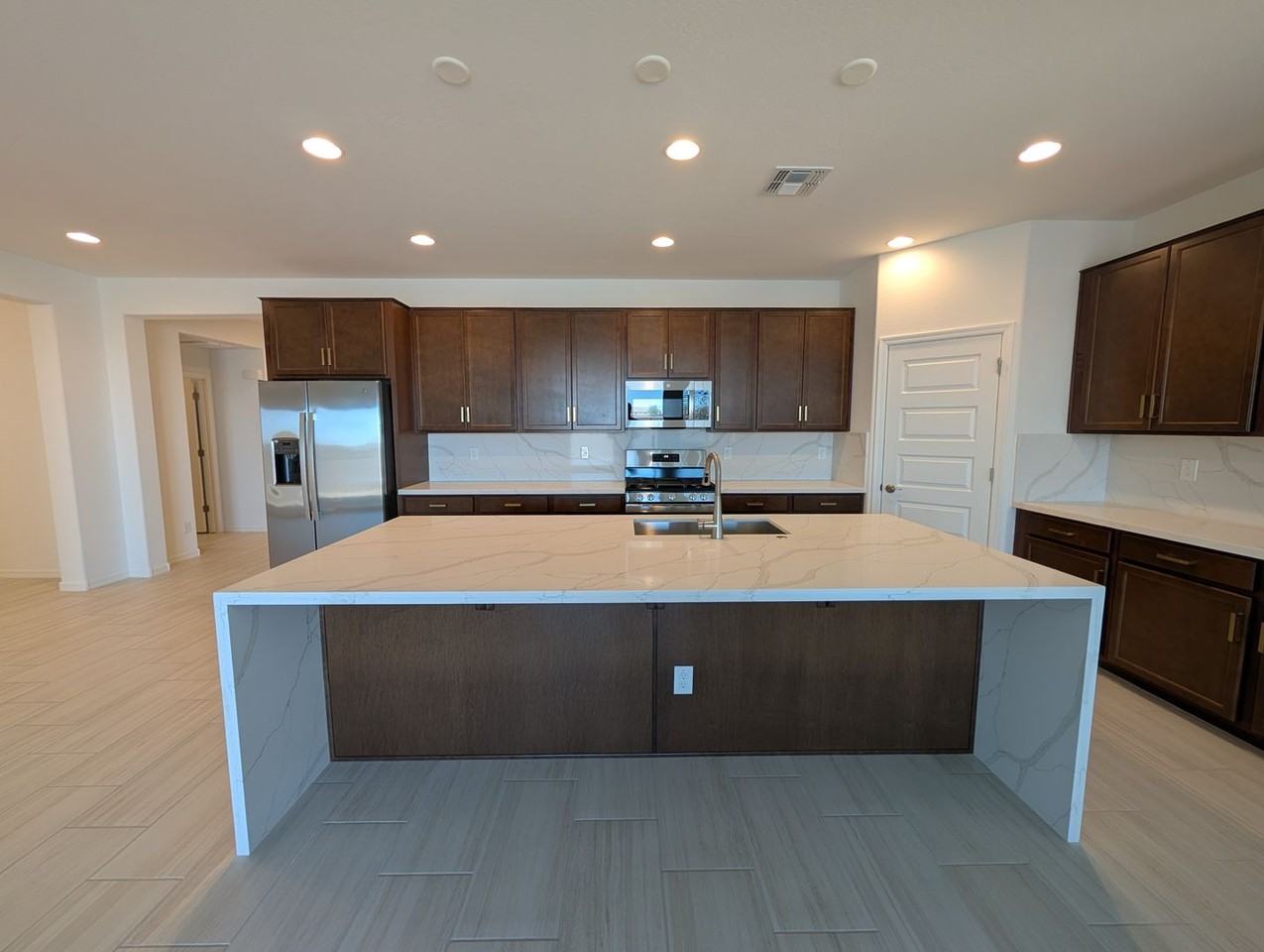 3465 N 101st Dr - Photo 2 of 30