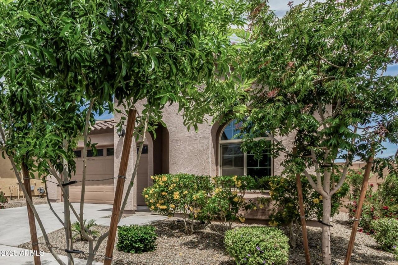 23068 E Stacey Rd - Photo 2 of 26