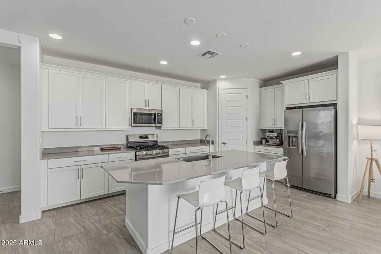 23068 E Stacey Rd - Photo 4 of 26