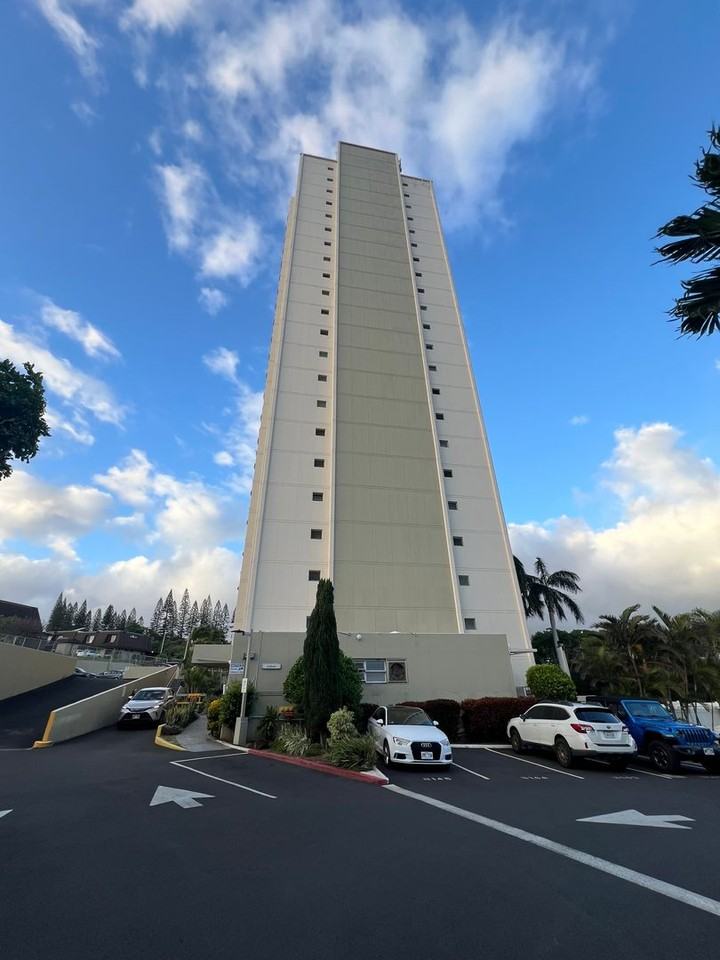 Pearlridge Gardens & Tower - Photo 3 of 37